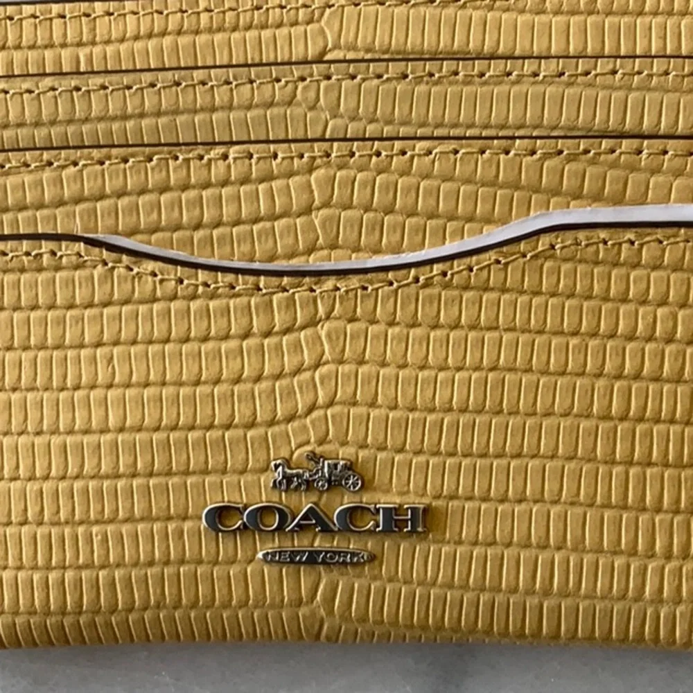 Coach Yellow Card Holder - Picture 3 of 7